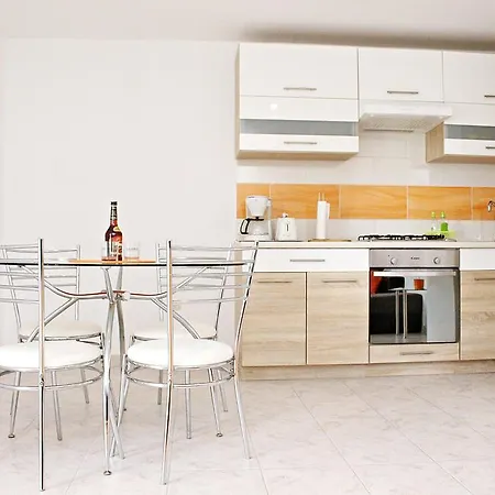 Apartment Ada *